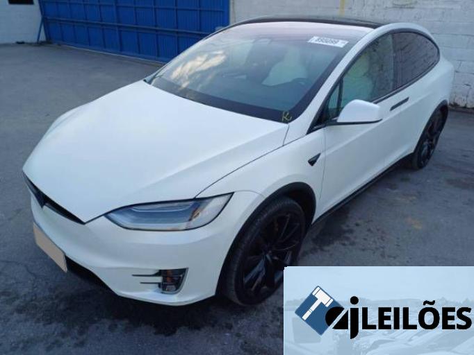 TESLA MODEL X 18/18