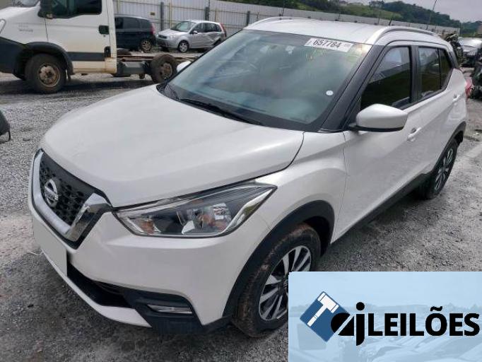 NISSAN KICKS 18/18